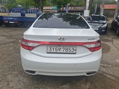Hyundai Grandeur 2013, 163147 км, за 3941.14 USD - фото 9