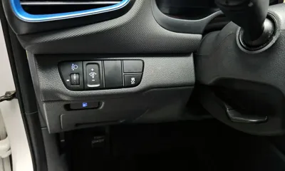 Hyundai Ioniq 2016, 135093 км, за 5334.38 USD - фото 28