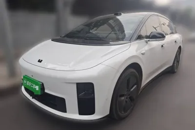 Li Auto Li Auto i6 · 2025 год