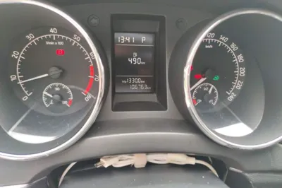Skoda Yeti 2017, 106800 км, за 7280 USD - фото 11