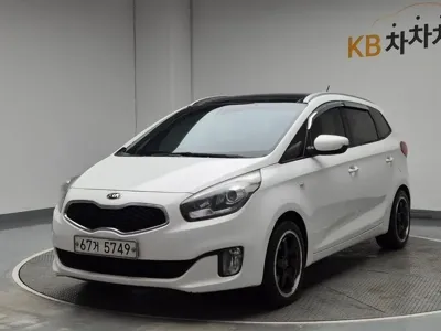 Kia Carens · 2015 год