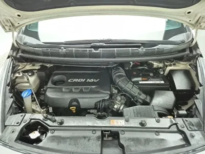Kia Carens 2015, 300000 км, за 1936.46 USD