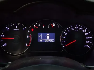 Kia Carens 2015, 300000 км, за 1936.46 USD - фото 6