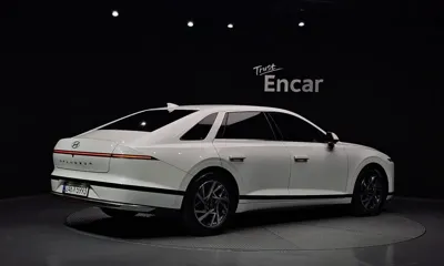 Hyundai Grandeur 2023, 29620 км, за 20977.21 USD