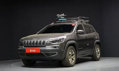 Jeep Cherokee · 2020 год
