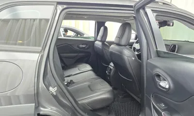 Jeep Cherokee 2020, 53411 км, за 12502.44 USD - фото 12