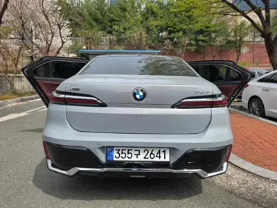 BMW 7-Series 2025, 4800 км, за 97449.99 USD