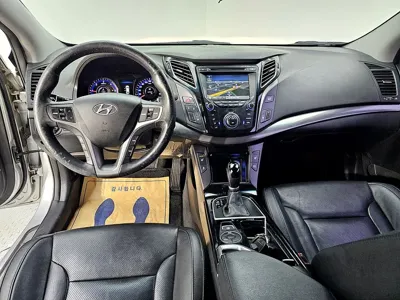 Hyundai i40 2012, 186507 км, за 2523.78 USD