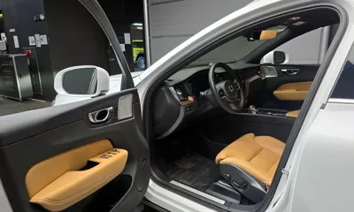 Volvo XC60 2021, 61230 км, за 25305.58 USD - фото 11