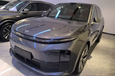 Li Auto L6 · 2024 год