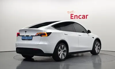 Tesla Model Y 2021, 9369 км, за 25600.63 USD