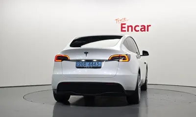 Tesla Model Y 2021, 9369 км, за 25600.63 USD