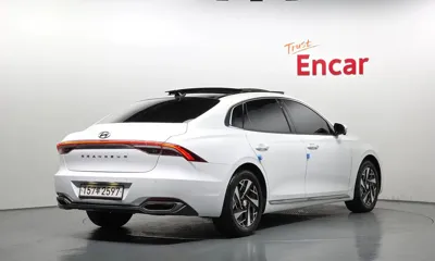 Hyundai Grandeur 2022, 105075 км, за 16539.68 USD