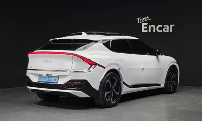 Kia EV6 2022, 82704 км, за 650527.51 USD