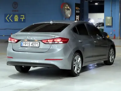 Hyundai Avante 2018, 157119 км, за 5185.77 USD