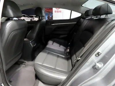 Hyundai Avante 2018, 157119 км, за 5185.77 USD - фото 12