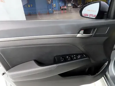 Hyundai Avante 2018, 157119 км, за 5185.77 USD - фото 13