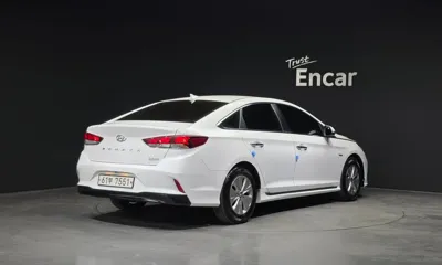 Hyundai Sonata 2018, 120062 км, за 7491.86 USD