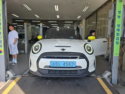 MINI Cooper · 2024 год