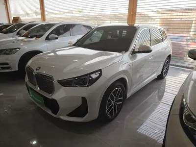 BMW iX1 · 2023 год