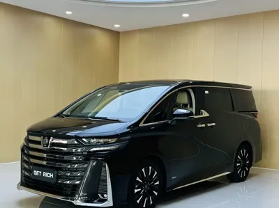 Toyota Vellfire · 2025 год