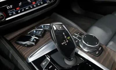 BMW 5-Series 2018, 93683 км, за 18037.66 USD - фото 9