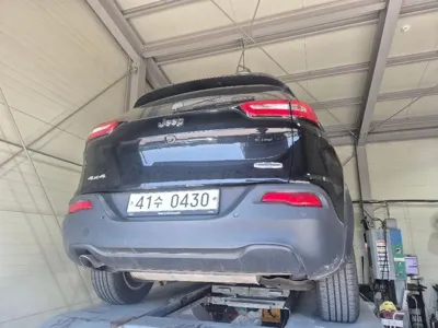 Jeep Cherokee 2017, 88385 км, за 5894.71 USD