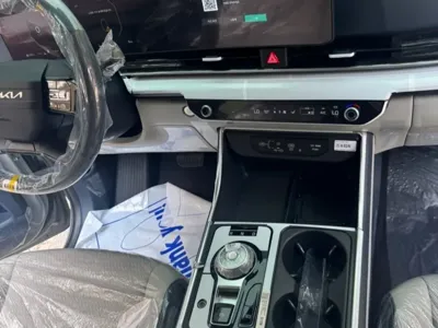 Kia Canival 2025, 360 км, за 26249.36 USD