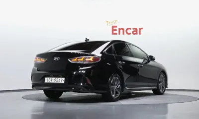 Hyundai Sonata 2018, 122094 км, за 8385.88 USD