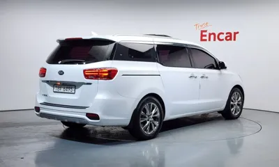 Kia Canival 2019, 155103 км, за 9117.94 USD
