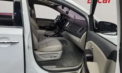 Kia Canival 2019, 155103 км, за 9117.94 USD - фото 11