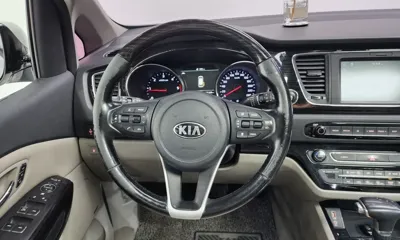 Kia Canival 2019, 155103 км, за 9117.94 USD - фото 13