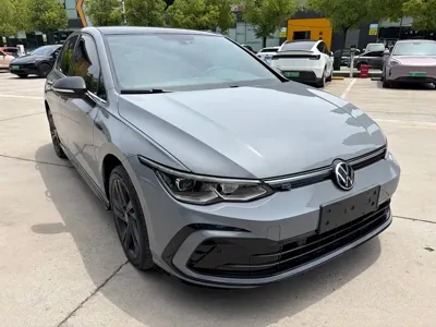 Volkswagen Golf 2023, 33000 км, за 21099.27 USD