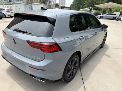 Volkswagen Golf 2023, 33000 км, за 21099.27 USD