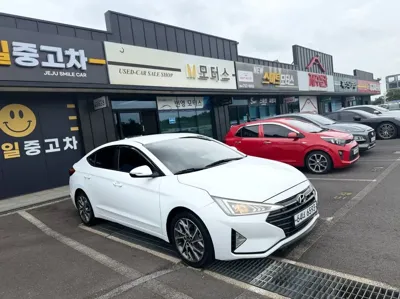Hyundai Avante 2019, 72746 км, за 8461.14 USD