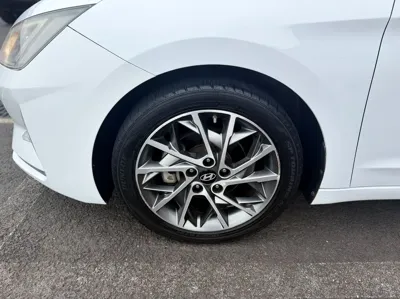 Hyundai Avante 2019, 72746 км, за 8461.14 USD
