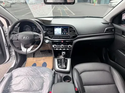 Hyundai Avante 2019, 72746 км, за 8461.14 USD - фото 19