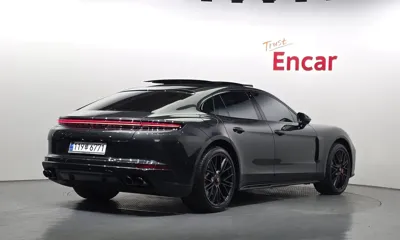 Porsche Panamera 2025, 2854 км, за 161810.35 USD