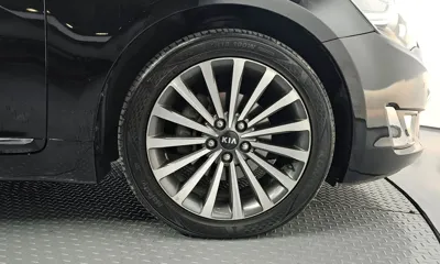 Kia K7 2013, 55500 км, за 5844.11 USD