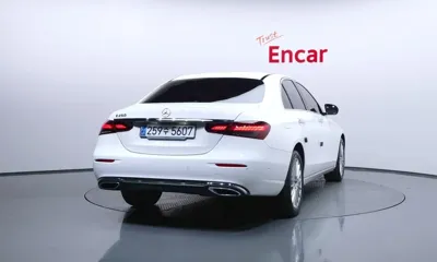 Mercedes-Benz E-Class 2023, 49767 км, за 27907.91 USD