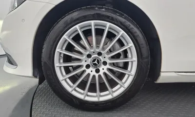Mercedes-Benz E-Class 2023, 49767 км, за 27907.91 USD