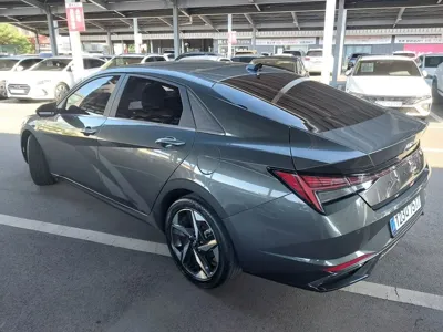 Hyundai Avante 2022, 74000 км, за 11701.22 USD