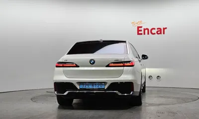BMW i7 2023, 56651 км, за 74504.4 USD