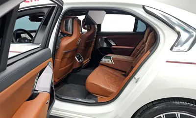 BMW i7 2023, 56651 км, за 74504.4 USD - фото 12