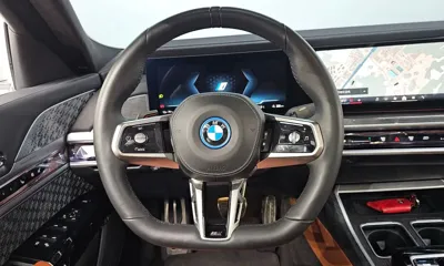 BMW i7 2023, 56651 км, за 74504.4 USD - фото 13