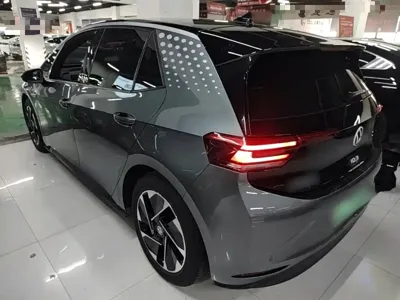 Volkswagen ID.3 2024, 48700 км, за 11432.97 USD