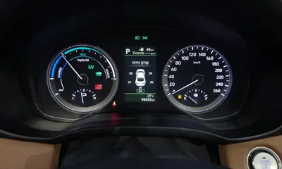 Hyundai Grandeur 2018, 98432 км, за 11750.03 USD - фото 8