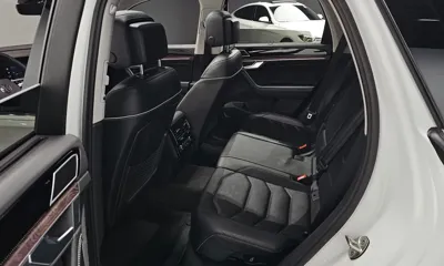 Volkswagen Touareg 2024, 16266 км, за 51523.14 USD - фото 12