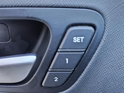 Hyundai Santafe 2016, 159379 км, за 8467.9 USD
