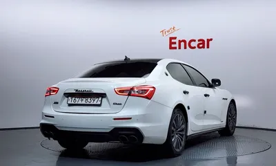 Maserati Ghibli 2017, 70729 км, за 12353.64 USD
